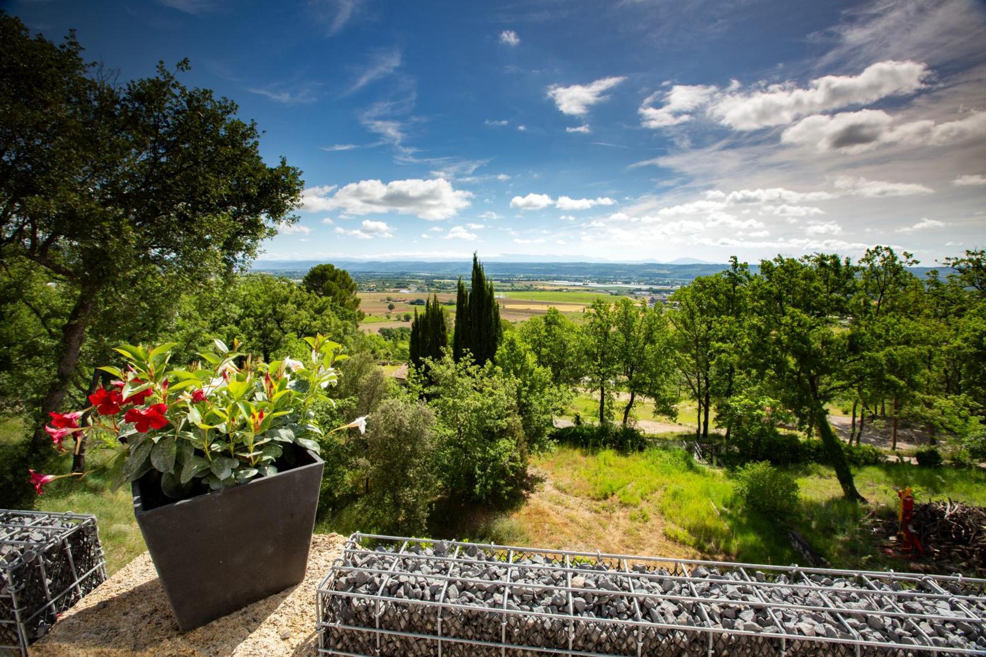 Aparthotel Domaine De La Mautanne Sainte-Tulle Exterior foto